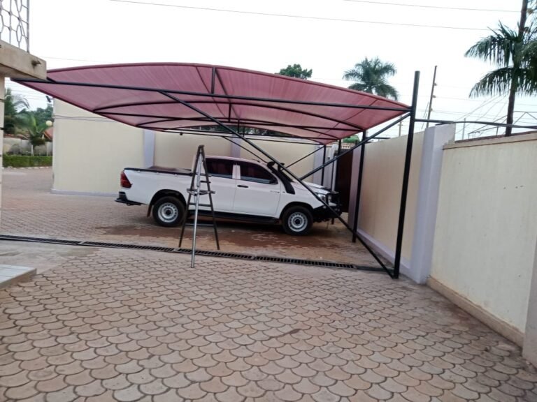 حداد مظلات وسواتر في الرياض